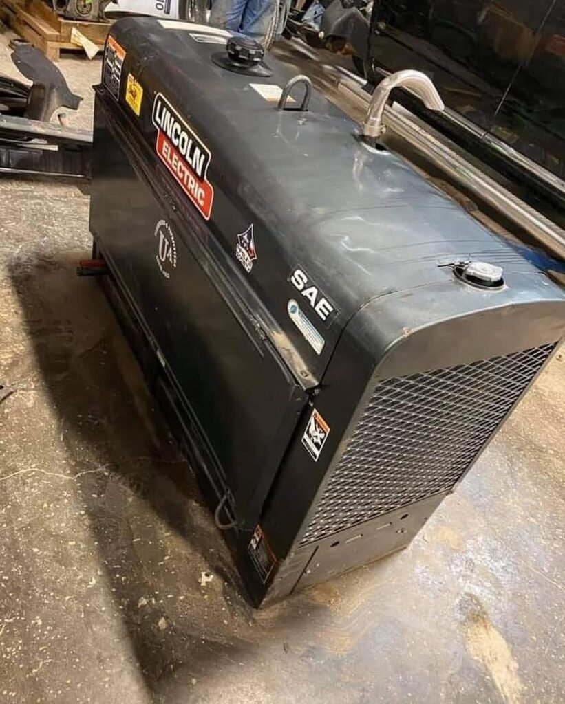 Lincoln SAE-300HE welder & leads